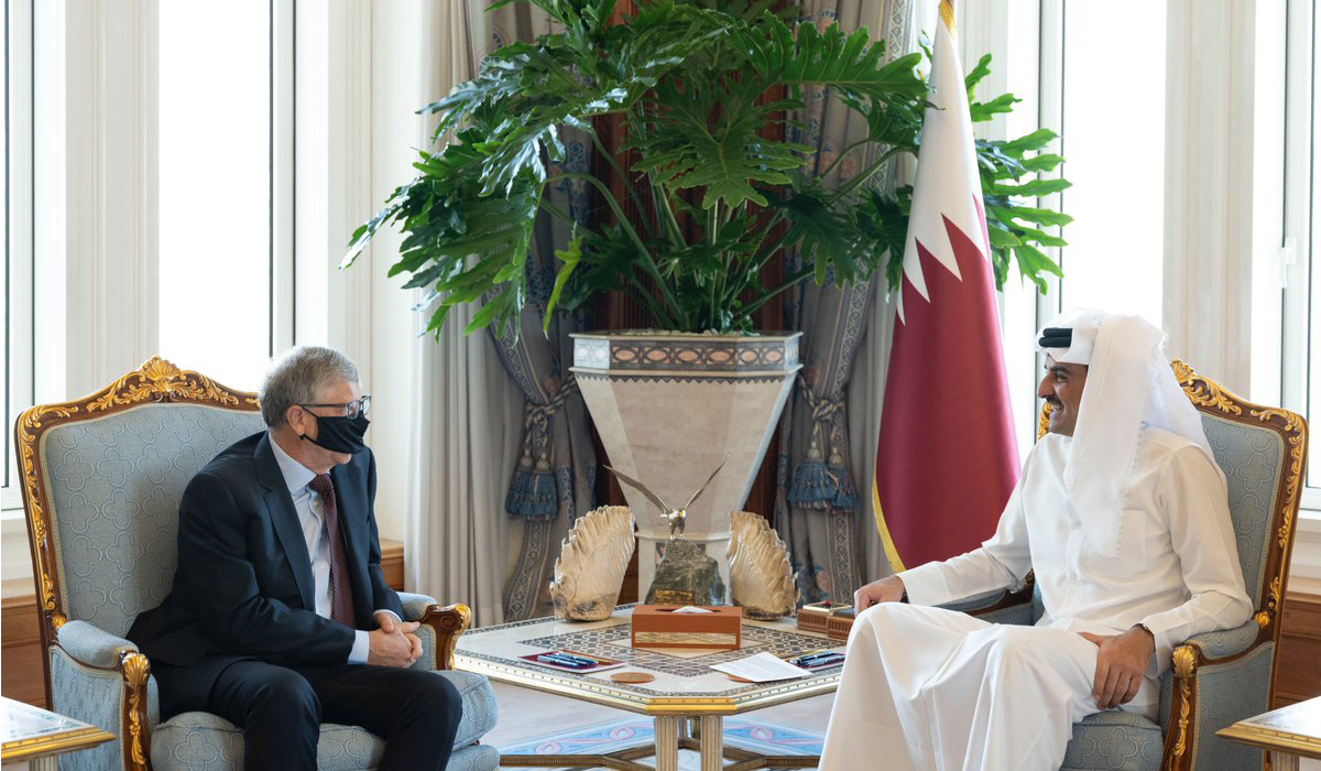 Amir meets Bill Gates in Doha